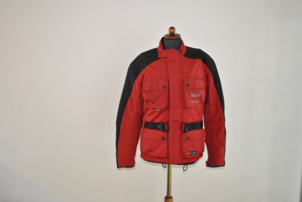 rot/schwarz