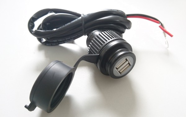 Doppel-USB Steckdose mit Kabelbaum 12 V